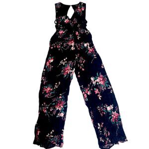 NWT FOREVER 21 WOMEN'S FLORAL SLEEVELESS JUMPSUIT WITH KEYHOLE BACK SIZE M